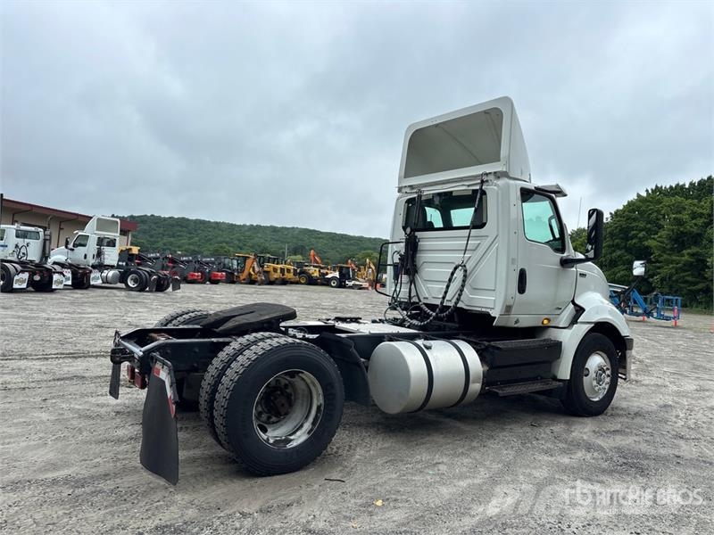International RH613 4x2 S/A Day Cab Truck Tractor Motrici e Trattori Stradali