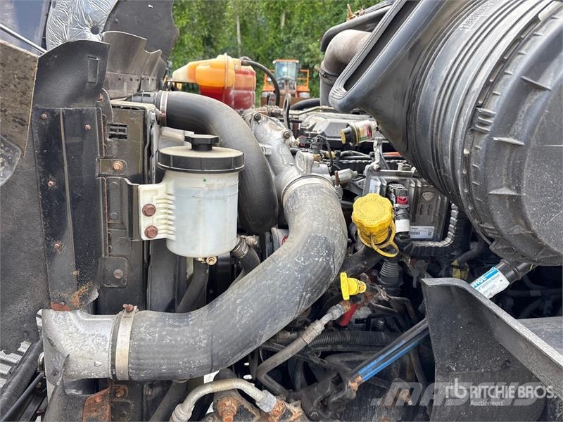 International RH613 6x4 T/A Day Cab Truck Tractor Vlačilci