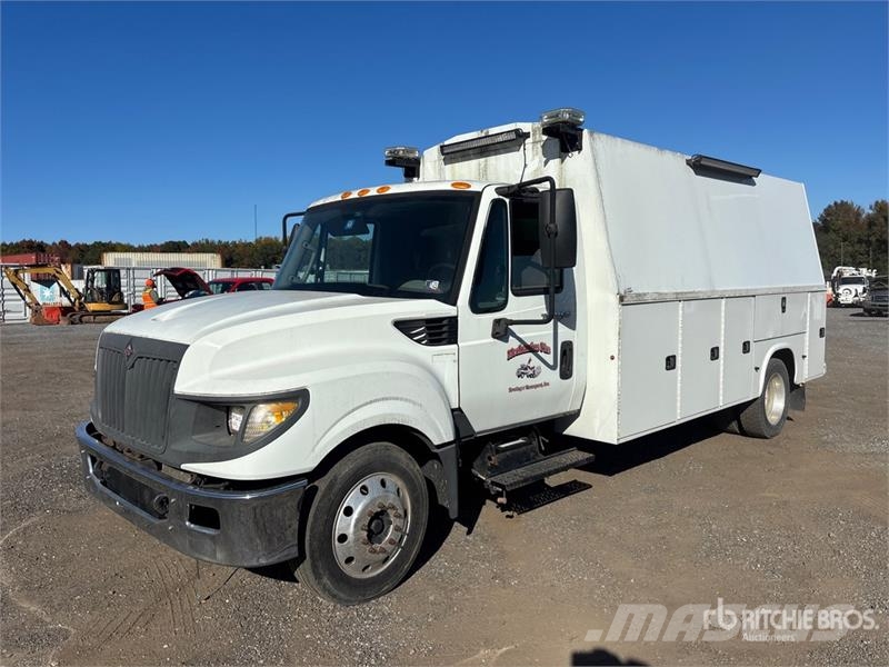 International TerraStar 4x2 Utility Truck 皮卡.傳統半斗卡車/側卸板