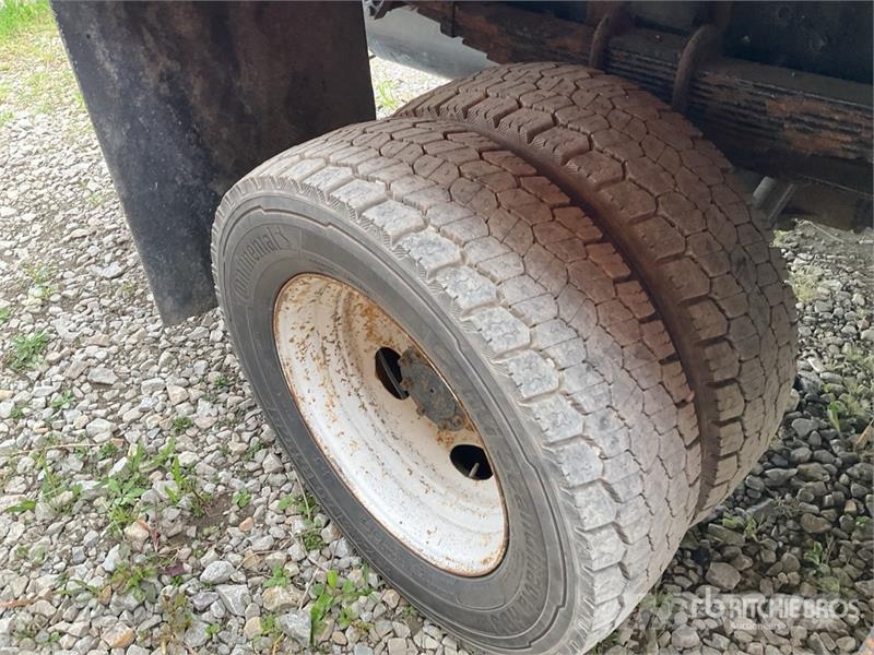 International Terrastar 4x4 Crew Cab Flatbed Truck Camioane platforma/prelata