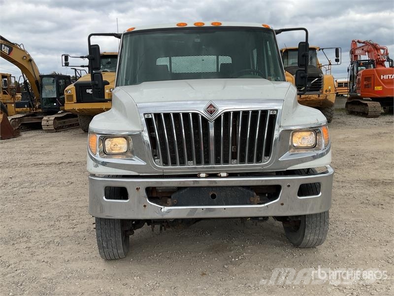International Terrastar 4x4 Crew Cab Flatbed Truck Camioane platforma/prelata