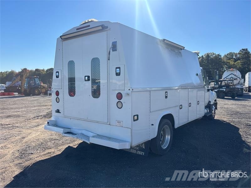 International TerraStar 4x2 Utility Truck 皮卡.傳統半斗卡車/側卸板