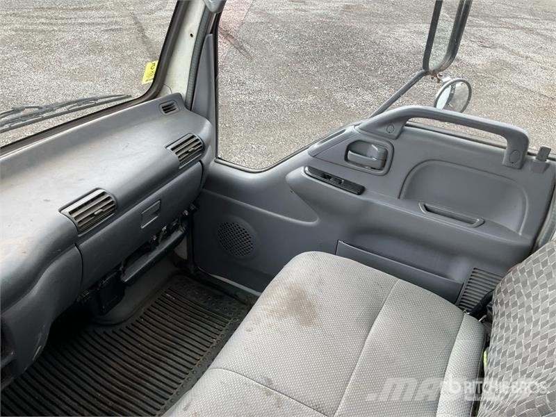 Isuzu 4x2 Crew Cab Flatbed Truck Planbiler