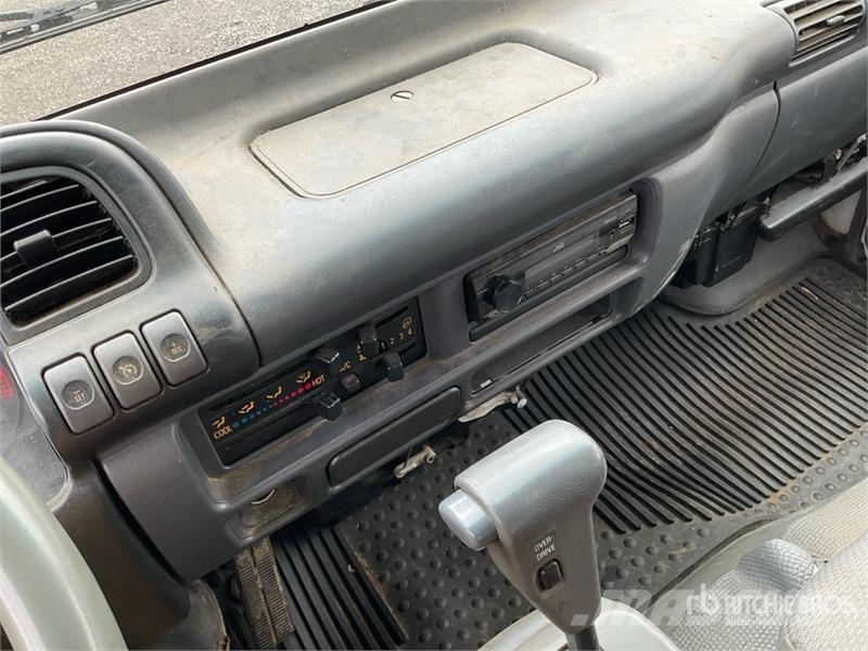 Isuzu 4x2 Crew Cab Flatbed Truck Planbiler