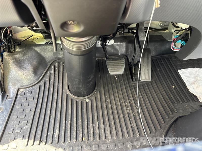 Isuzu NPR Caminhões com temperatura controlada