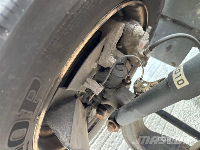 Isuzu NPR شاحنات بدرجة حرارة قابلة للضبط