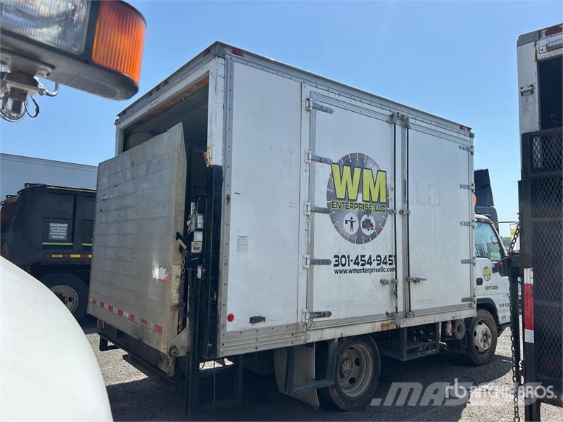 Isuzu NPR Bakwagens met gesloten opbouw
