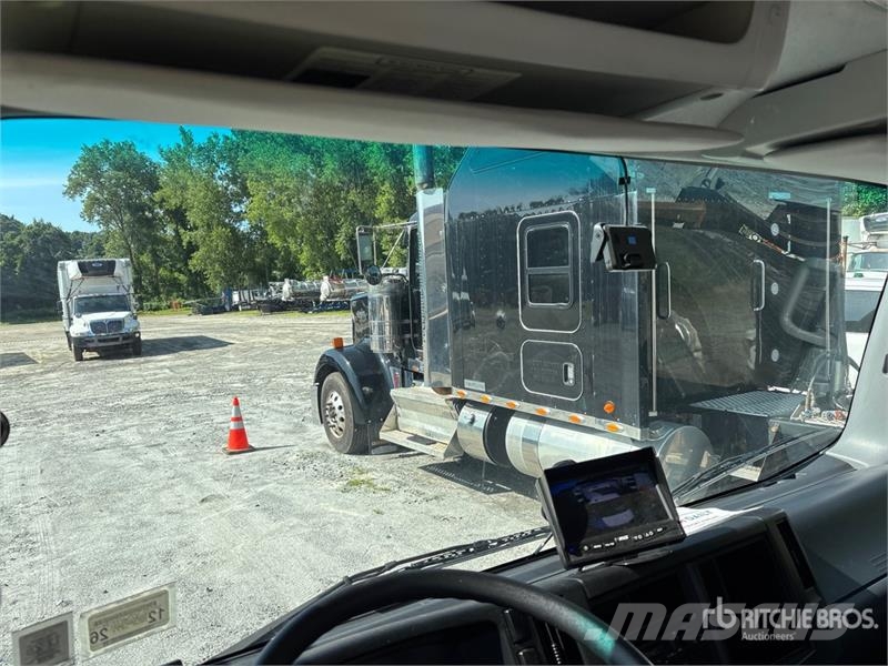 Isuzu NPR Caminhões com temperatura controlada