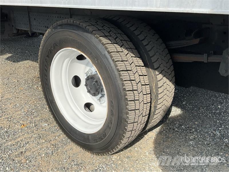Isuzu NPR Camion a temperatura controllata