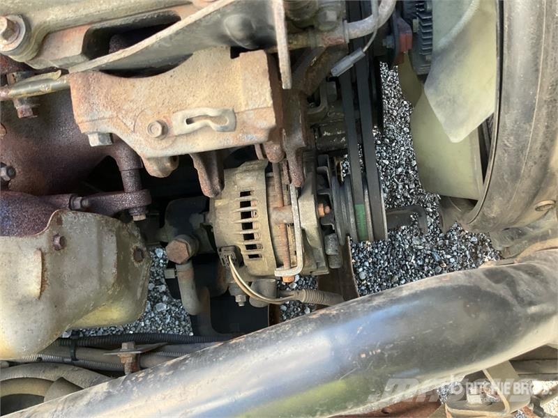 Isuzu NPR Kamioni sa otvorenim sandukom