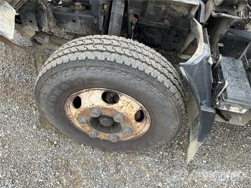Isuzu NPR Camiones plataforma