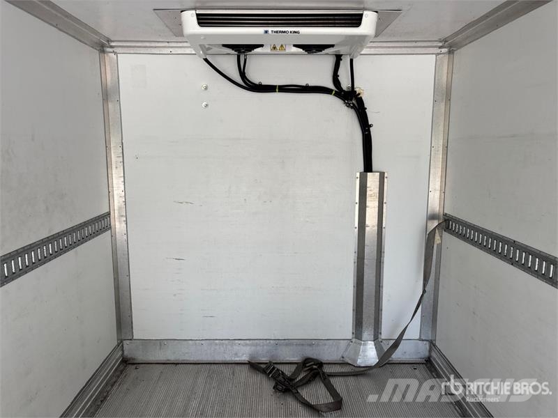 Isuzu NPR Caminhões com temperatura controlada