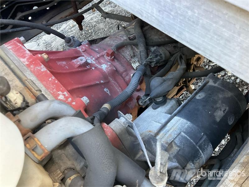 Isuzu NPR Kamioni sa otvorenim sandukom