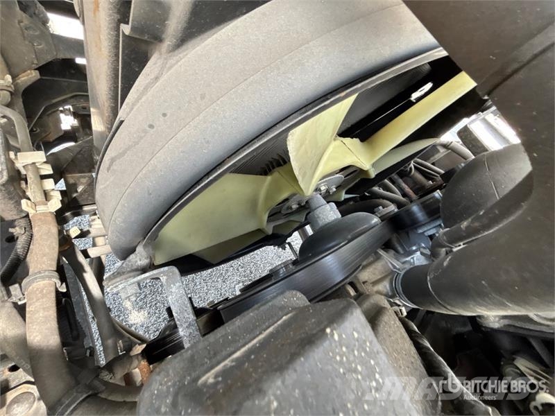 Isuzu NPR Caminhões com temperatura controlada