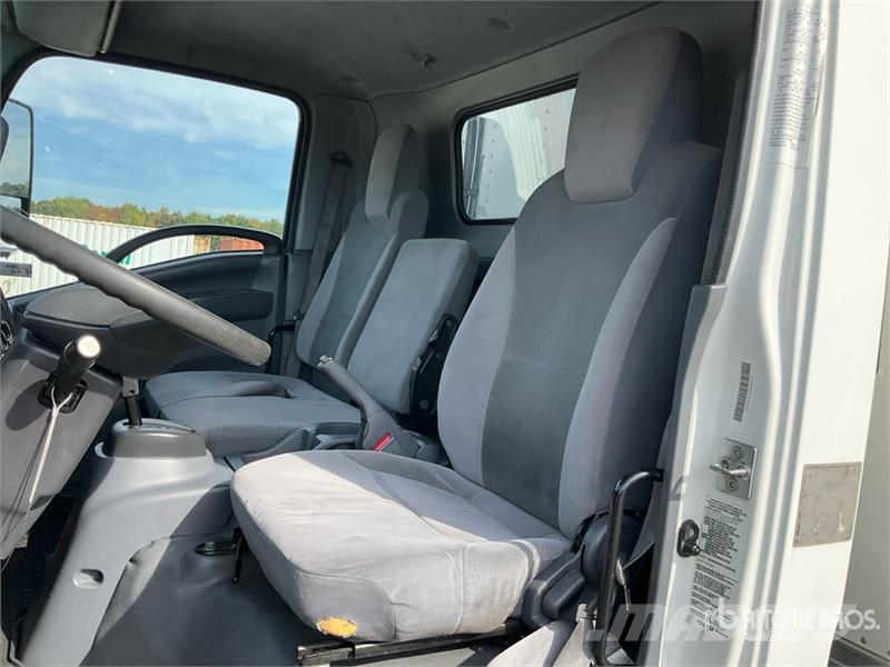 Isuzu NPR Camion a temperatura controllata