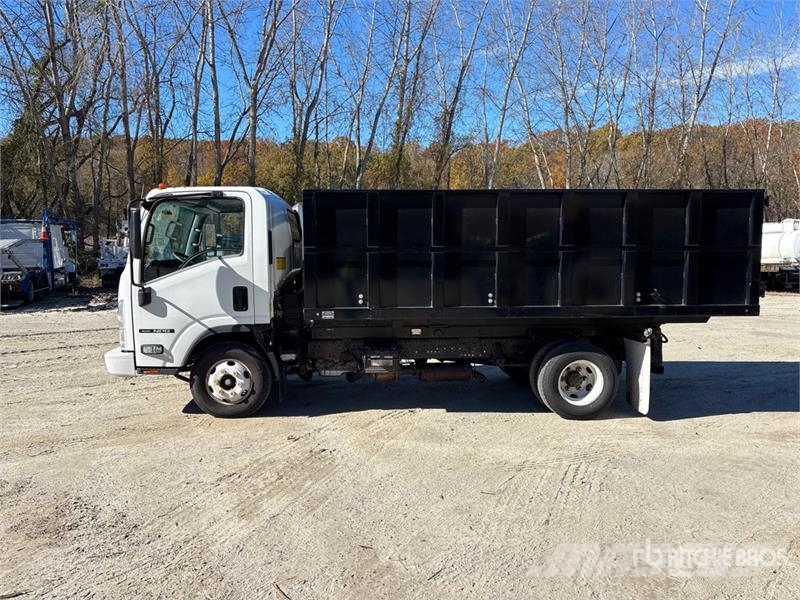Isuzu NPR Tippbilar