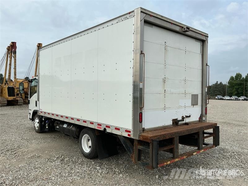 Isuzu NPR Camiones caja cerrada