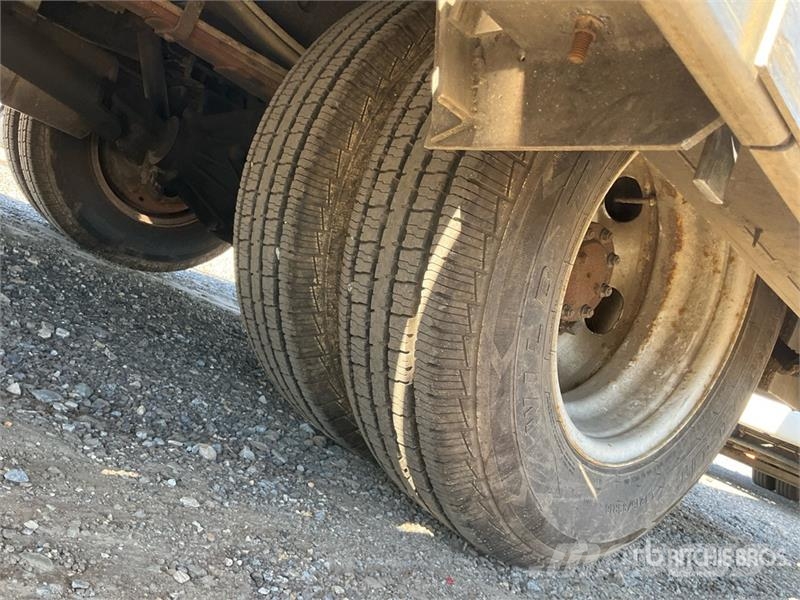 Isuzu NPR Kamioni sa otvorenim sandukom