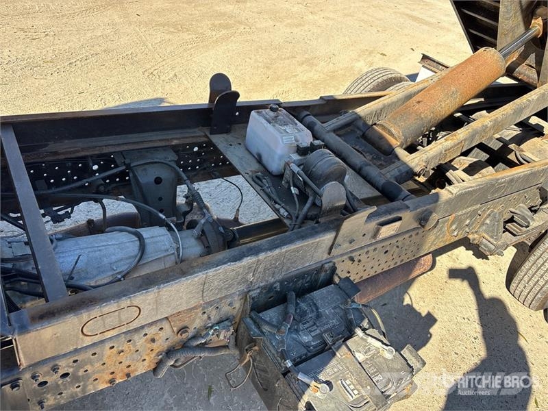 Isuzu NPR Tippbilar