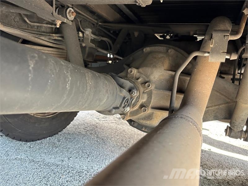 Isuzu NPR Caminhões com temperatura controlada