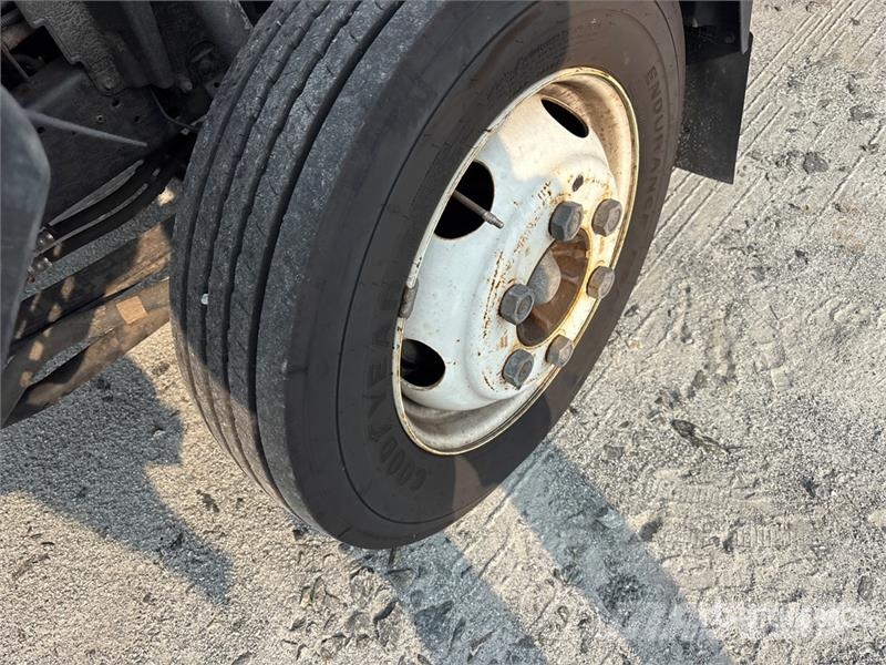 Isuzu NPR شاحنات بدرجة حرارة قابلة للضبط