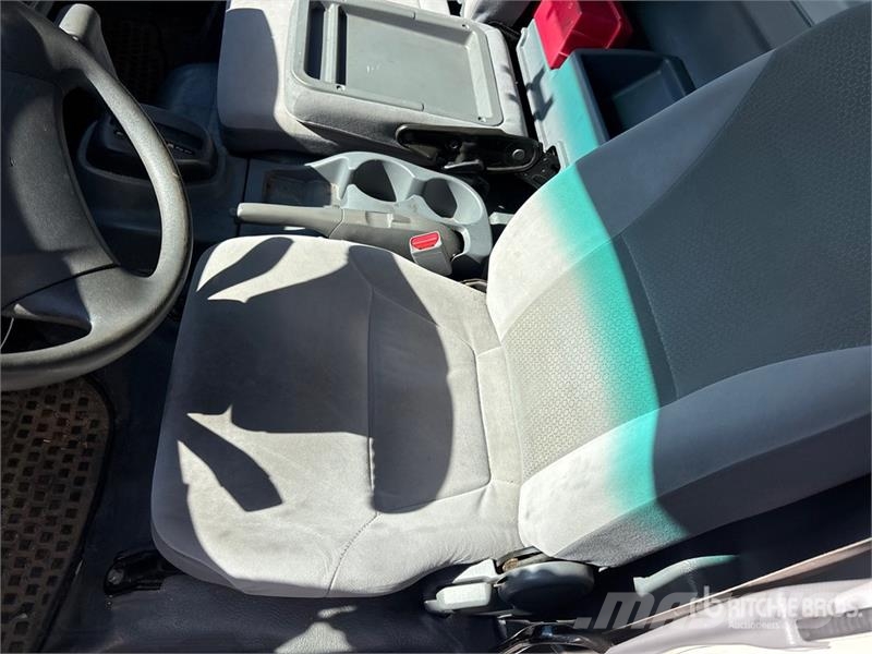 Isuzu NPR Tippbilar