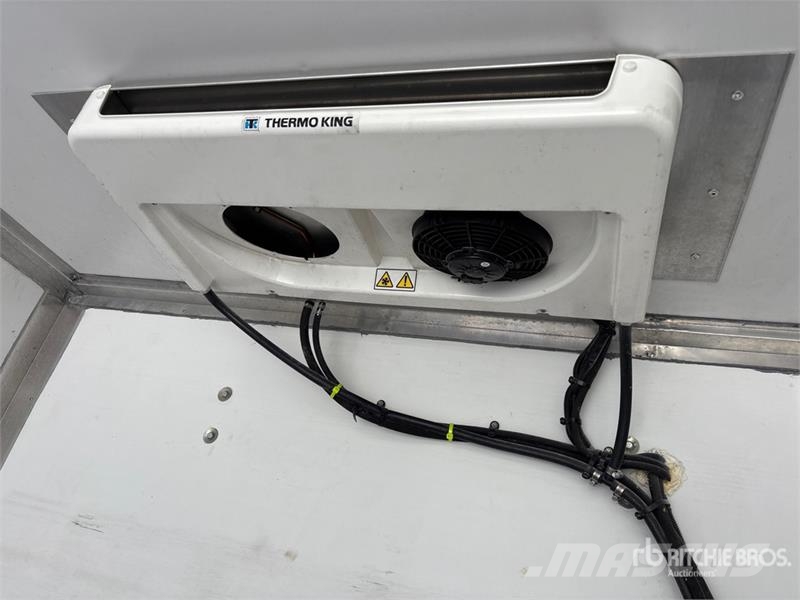 Isuzu NPR Caminhões com temperatura controlada