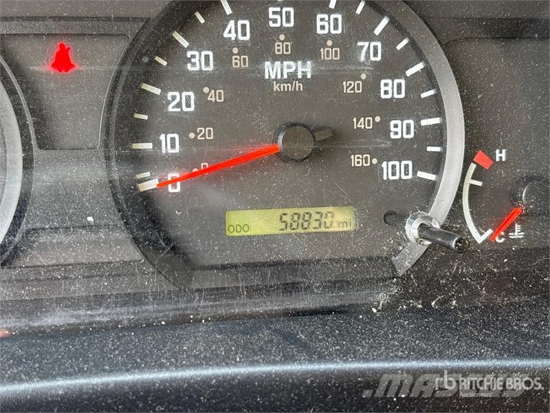 Isuzu NPR شاحنات بدرجة حرارة قابلة للضبط