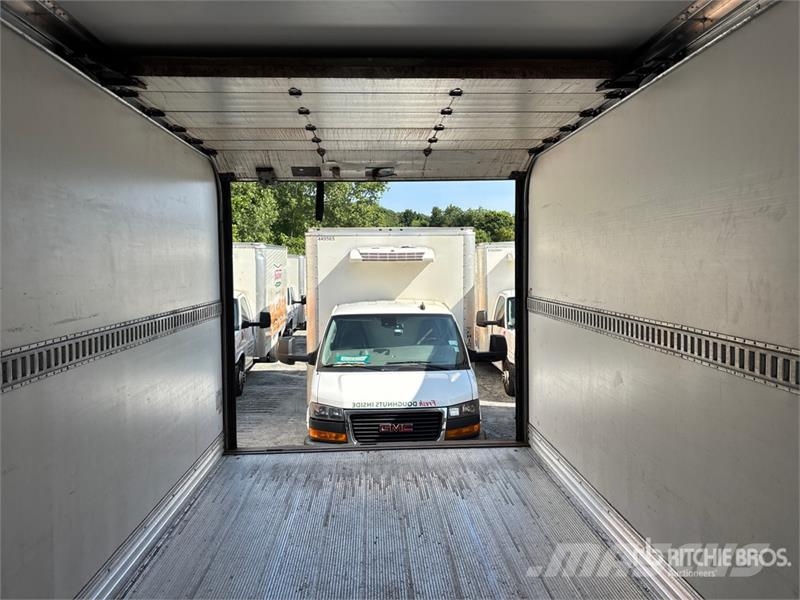 Isuzu NPR Caminhões com temperatura controlada