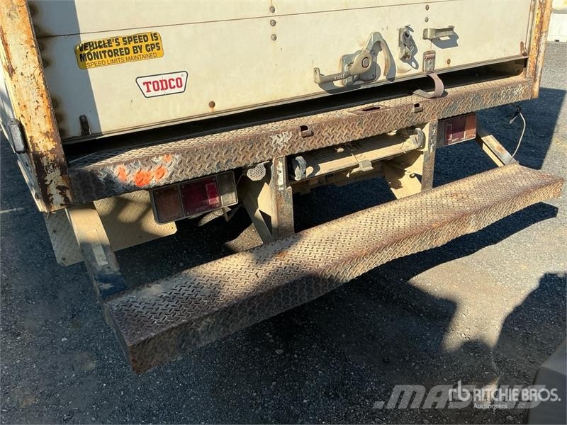 Isuzu NPR Skapbiler