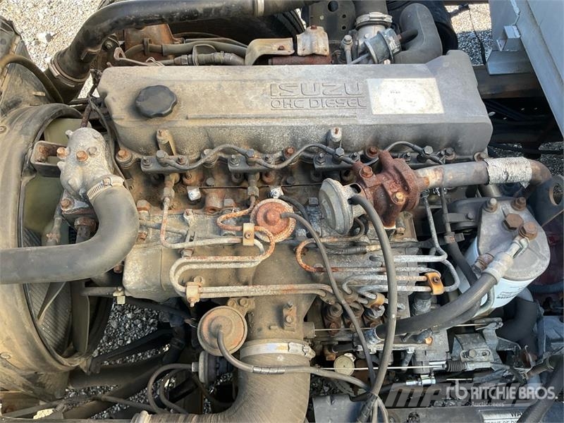 Isuzu NPR Kamioni sa otvorenim sandukom