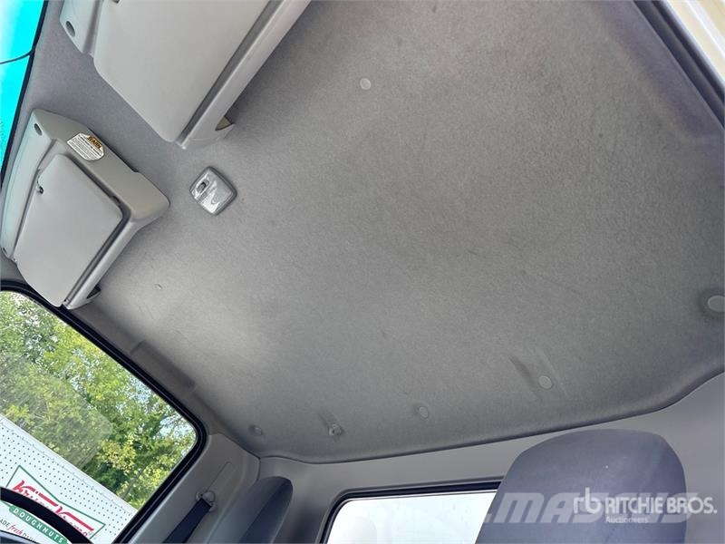 Isuzu NPR Caminhões com temperatura controlada