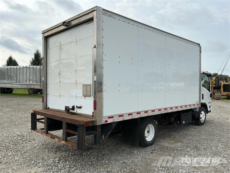 Isuzu NPR Camiones caja cerrada