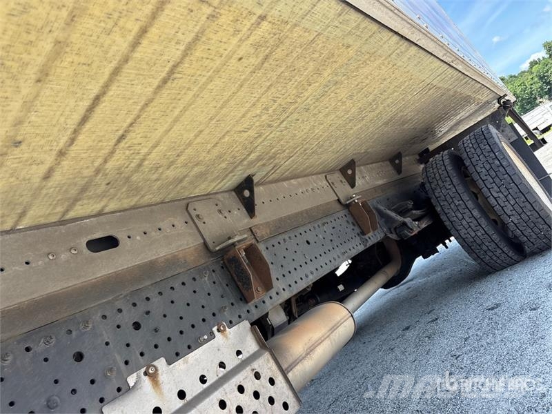 Isuzu NPR Caminhões com temperatura controlada