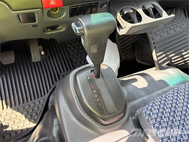 Isuzu NPR Caminhões com temperatura controlada