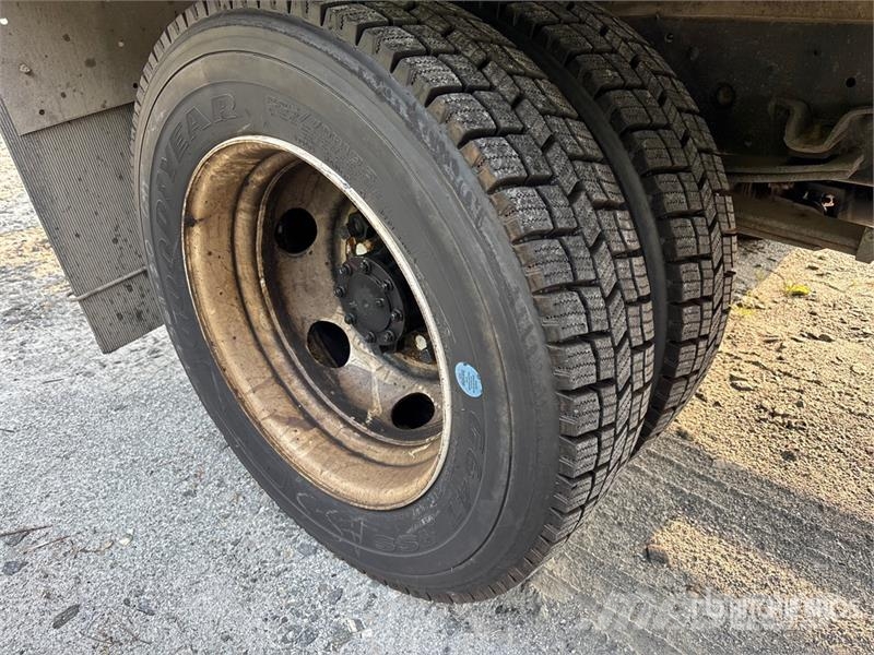 Isuzu NPR شاحنات بدرجة حرارة قابلة للضبط