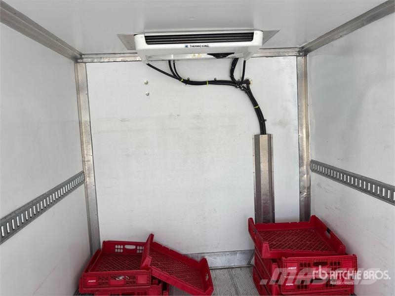 Isuzu NPR Caminhões com temperatura controlada