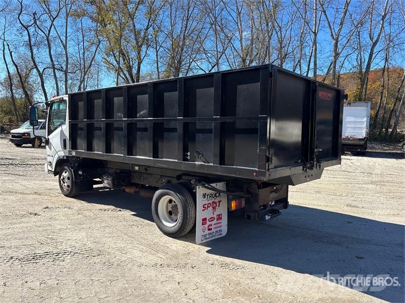 Isuzu NPR Tippbilar