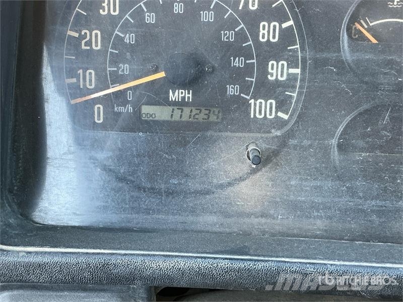 Isuzu NPR Skapbiler