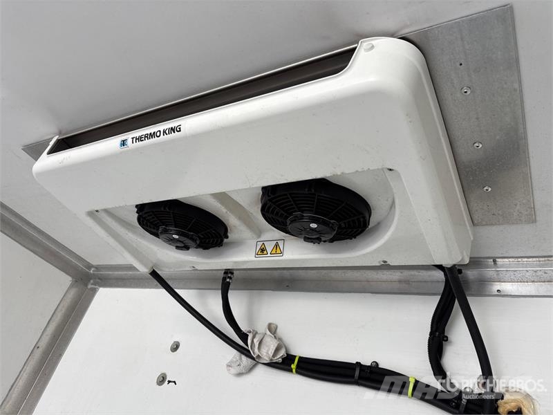Isuzu NPR Caminhões com temperatura controlada