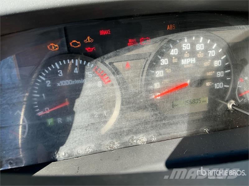 Isuzu NPR 貨箱式卡車