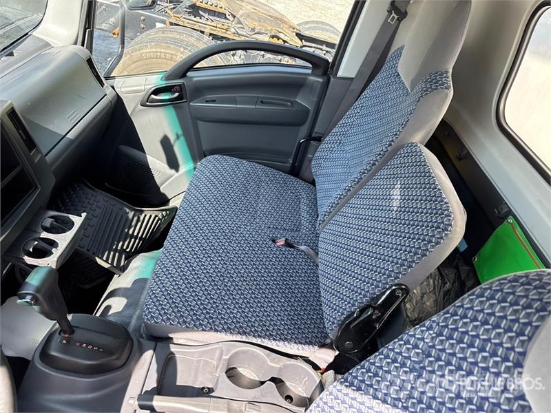 Isuzu NPR Caminhões com temperatura controlada