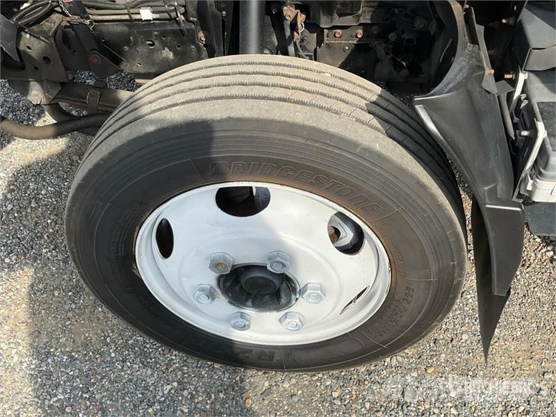 Isuzu NPR Camion a temperatura controllata