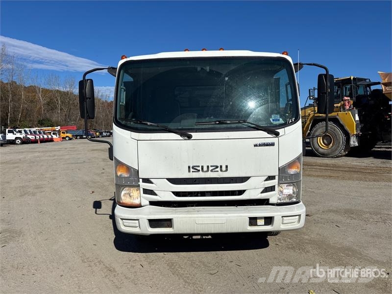 Isuzu NPR Tippbilar