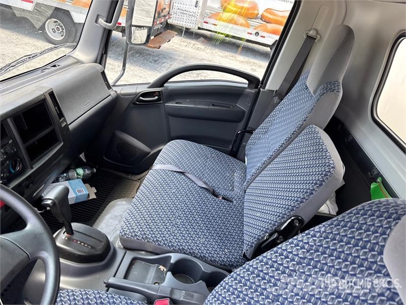 Isuzu NPR Caminhões com temperatura controlada