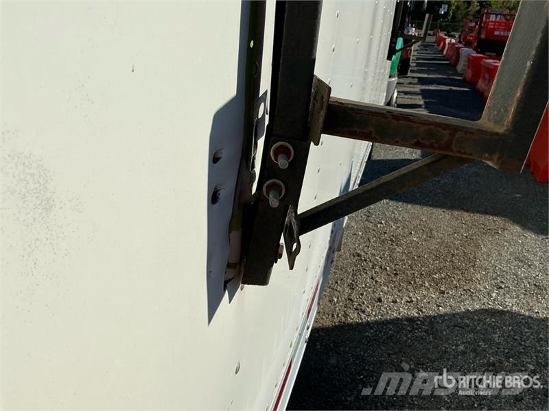 Isuzu NPR 貨箱式卡車
