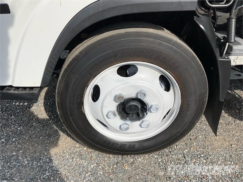 Isuzu NPR Camion a temperatura controllata