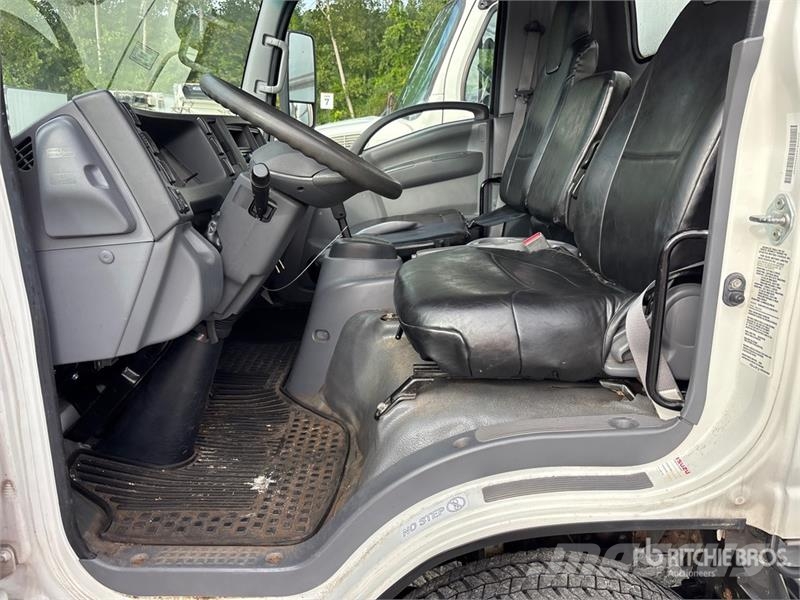 Isuzu NPR Camion cassonati
