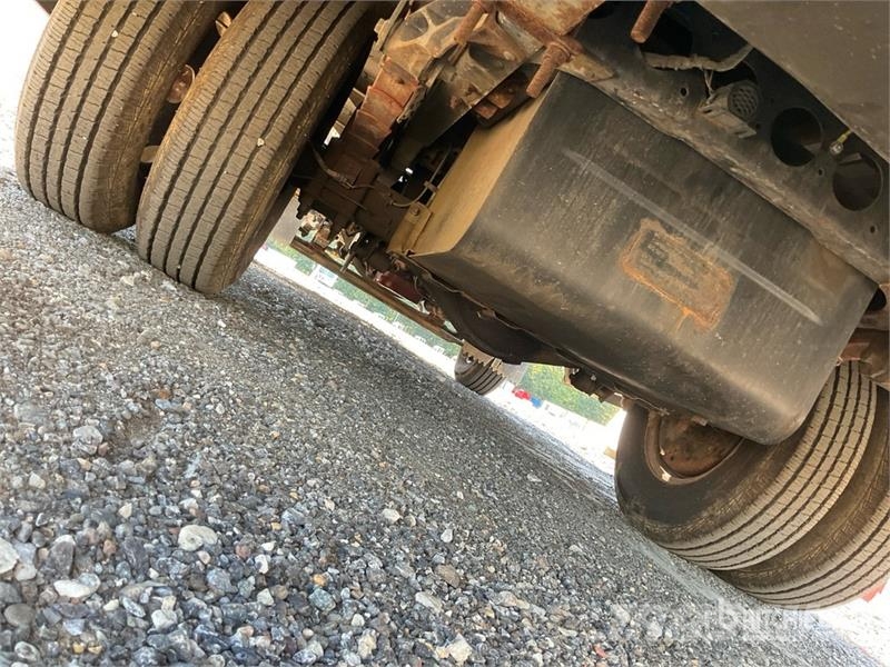 Isuzu NPR Kamioni sa otvorenim sandukom