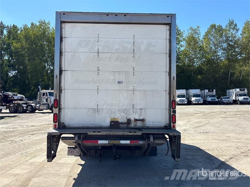 Isuzu NPR Box trucks